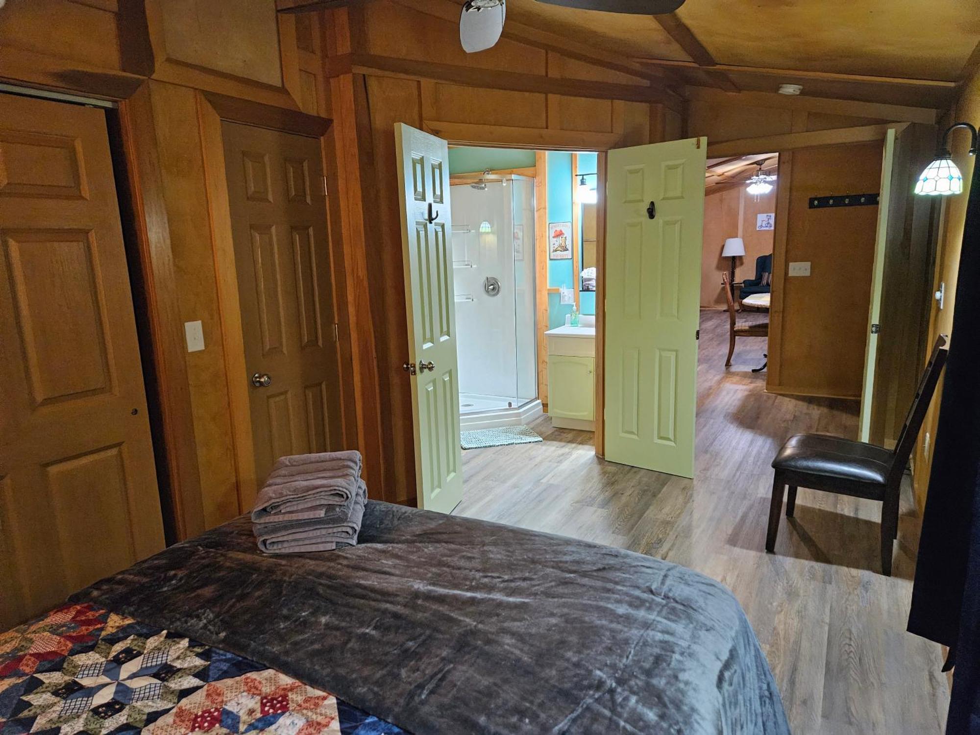 Frog Hollow At Hocking Vacations Logan Exterior photo