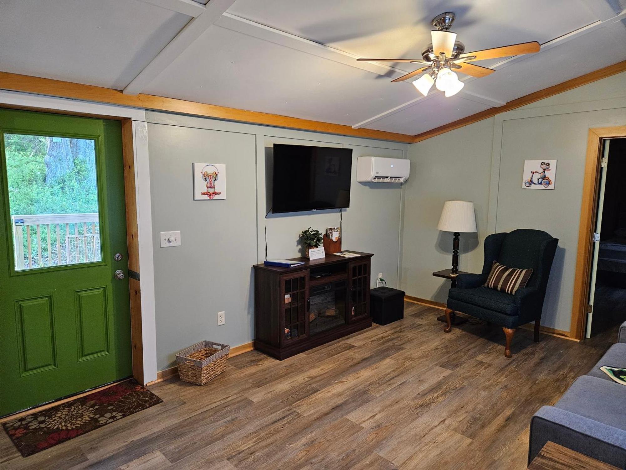 Frog Hollow At Hocking Vacations Logan Exterior photo
