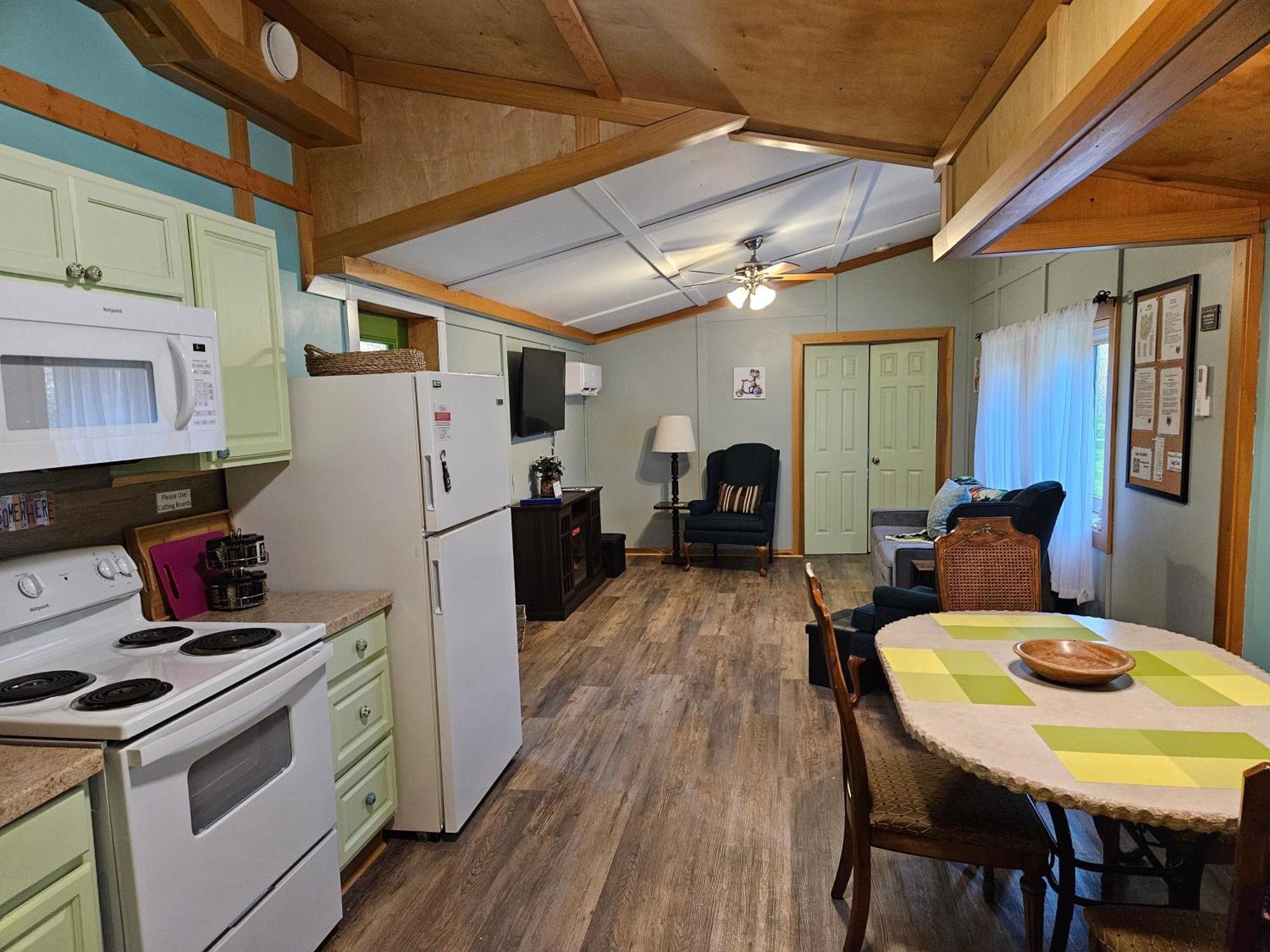 Frog Hollow At Hocking Vacations Logan Exterior photo