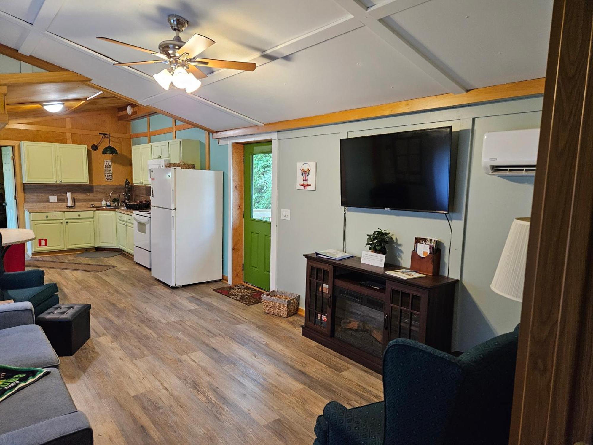 Frog Hollow At Hocking Vacations Logan Exterior photo