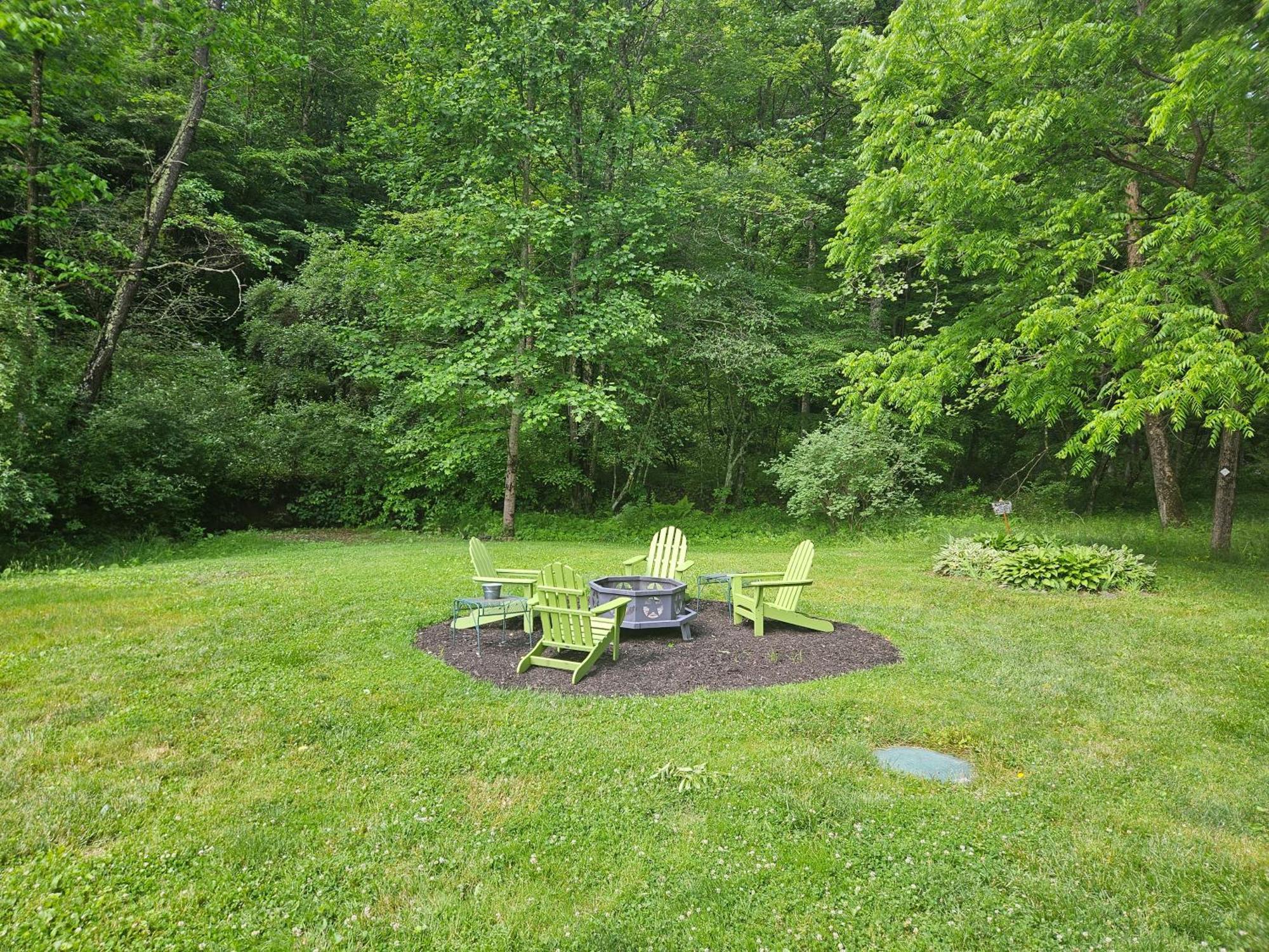 Frog Hollow At Hocking Vacations Logan Exterior photo